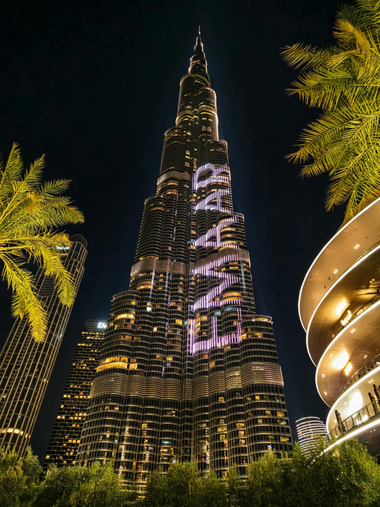 The Lounge, Burj Khalifa – 152nd, 153rd & 154th Floor Redsand Dubai