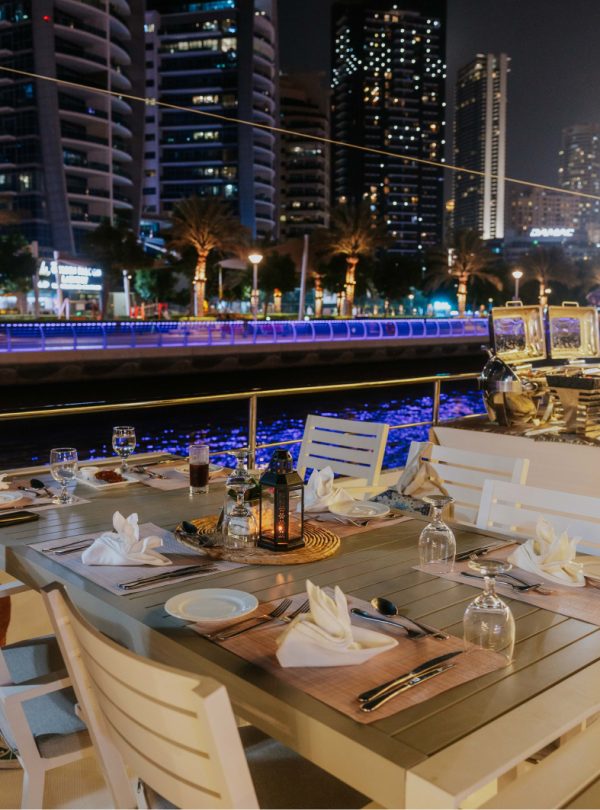 30. INSIDE - UPPER DECK TABLE SET UP [HOR]