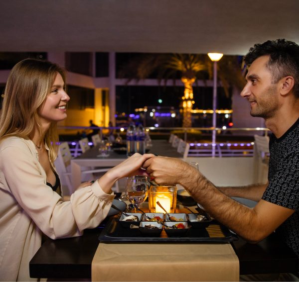 9. AMBIENCE - COUPLE